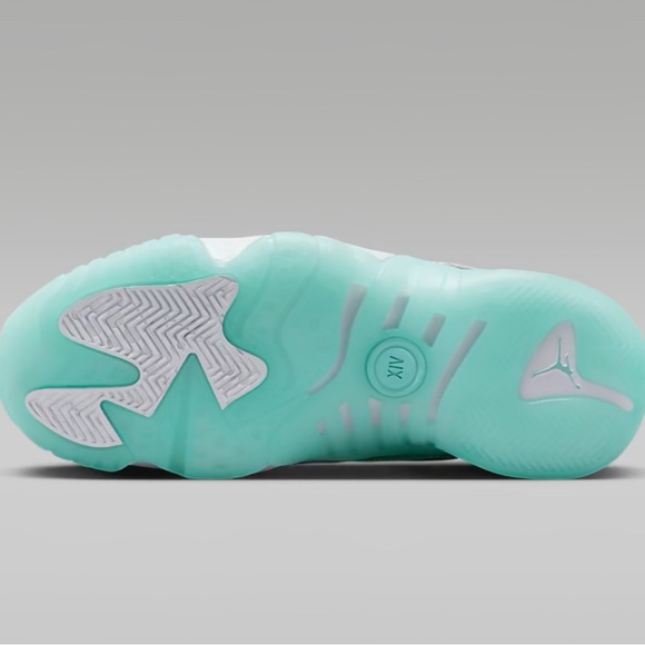 Authentic Jordan Women’s Jump Two Trey size 6.5 Neutral Grey/Bleach Aqua. - Picture 4 of 10